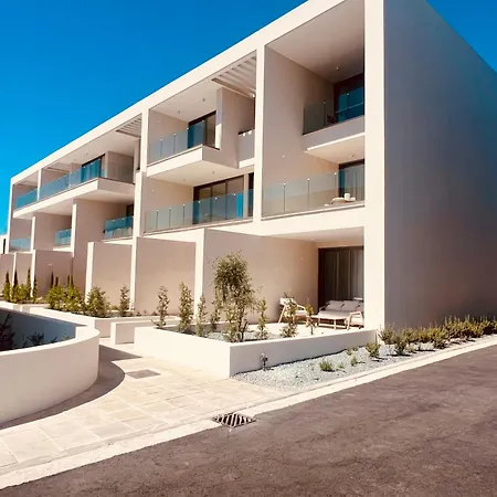 Daire Avalon Gardens A202 - Designer