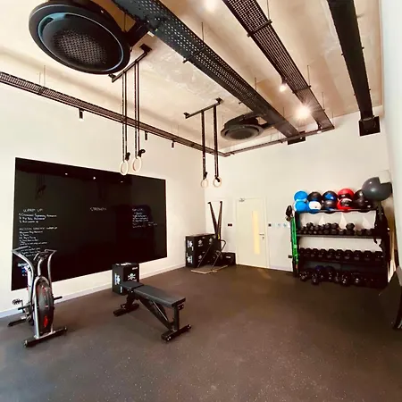 Avalon Gardens A202 - Designer Apartman
